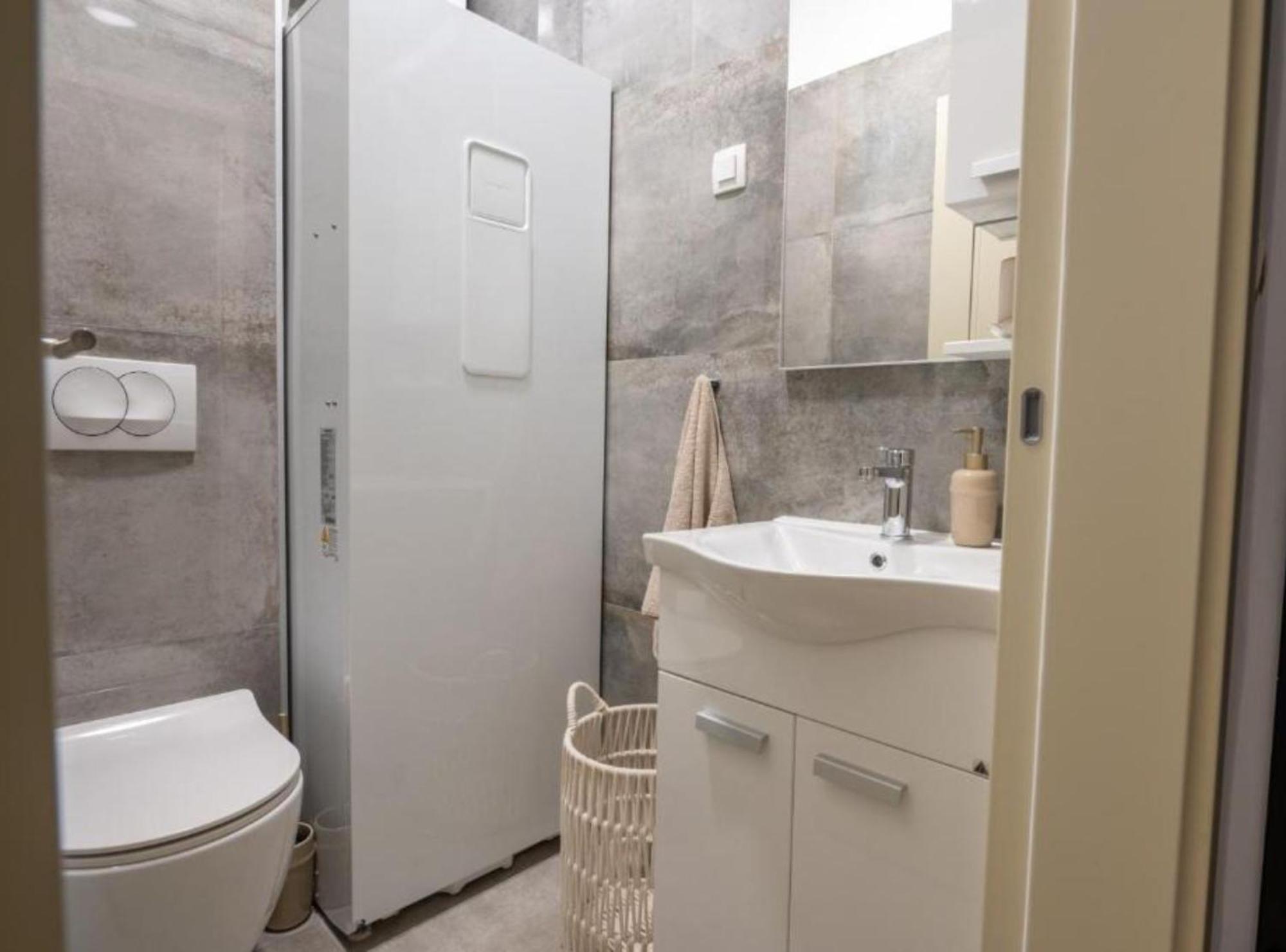 Apartma Kona - Free Parking & Self Check-in *